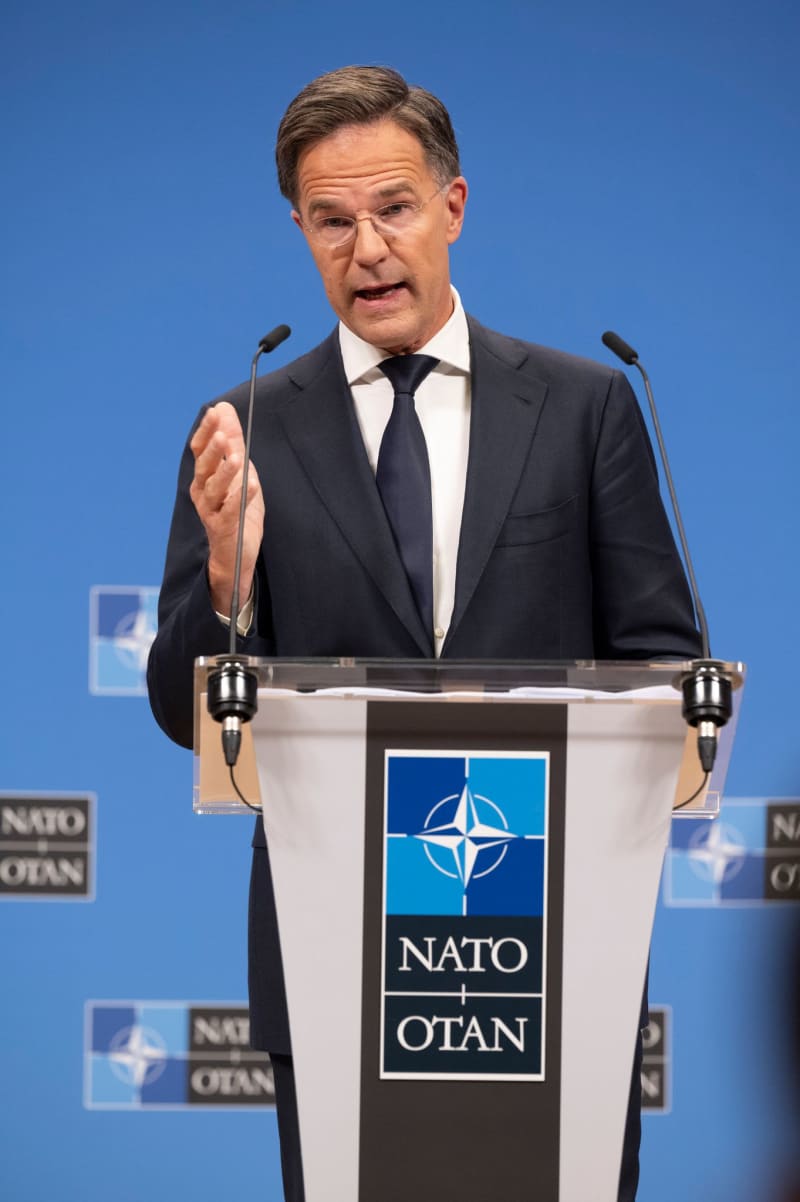 NATO chief charges Russia with violation of Romanian airspace