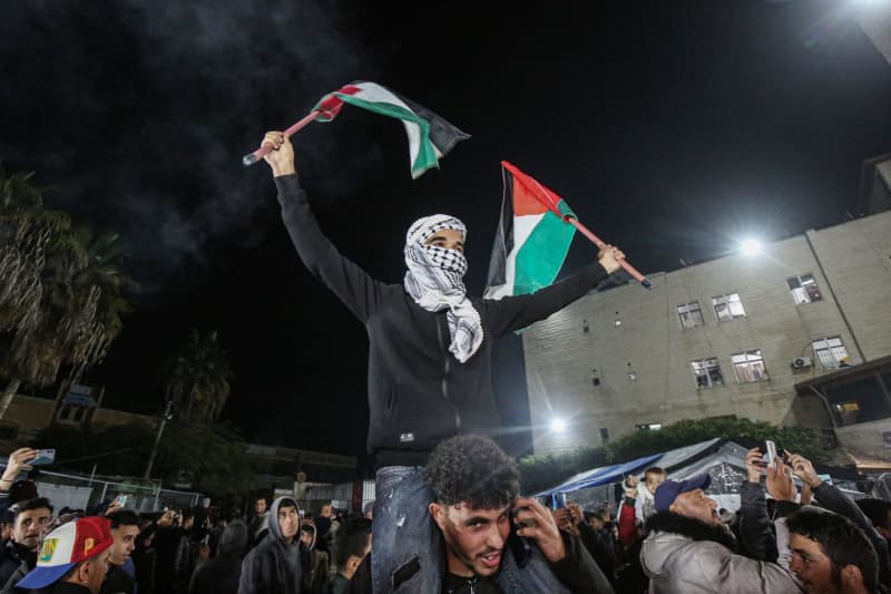 Celebrations in Gaza amid reports of ceasefire