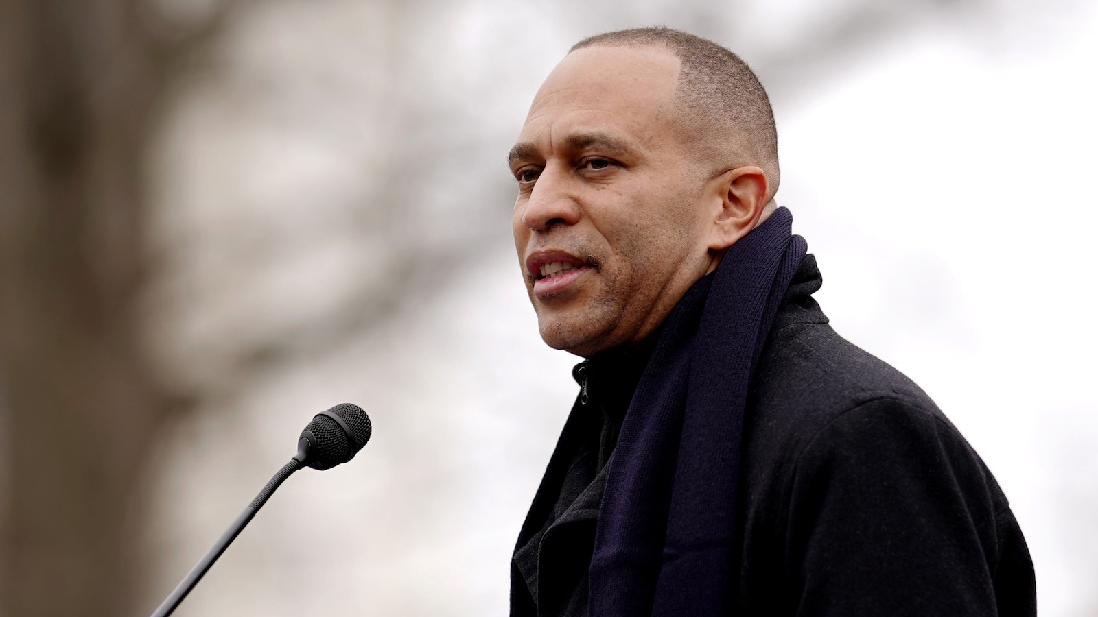 Hakeem Jeffries decries Trump’s ‘toxic bait-and-switch’ presidency