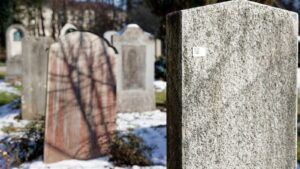 Mysterious QR code stickers appear on more than 1,000 graves in Munich | World News